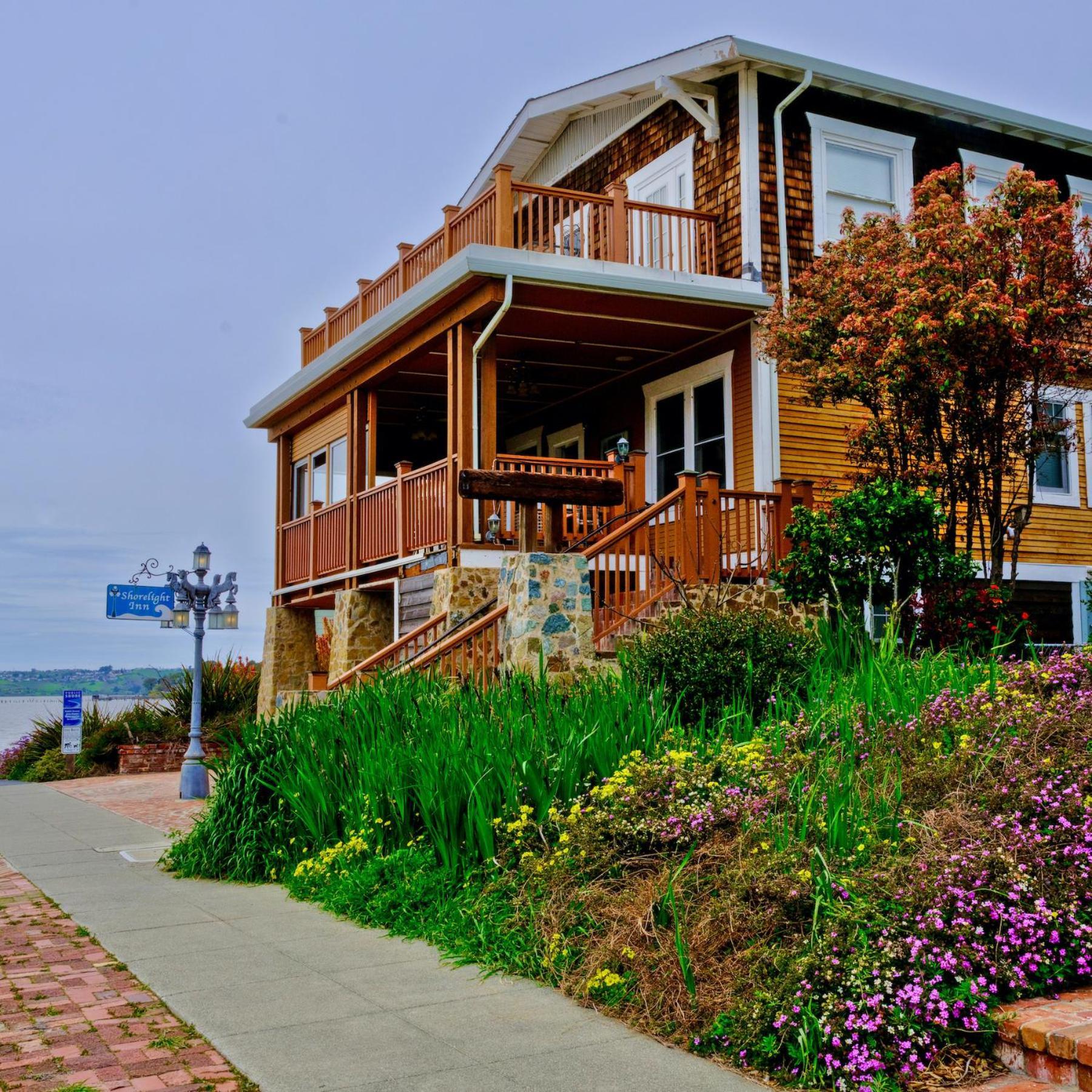Shorelight Inn ベニシア エクステリア 写真