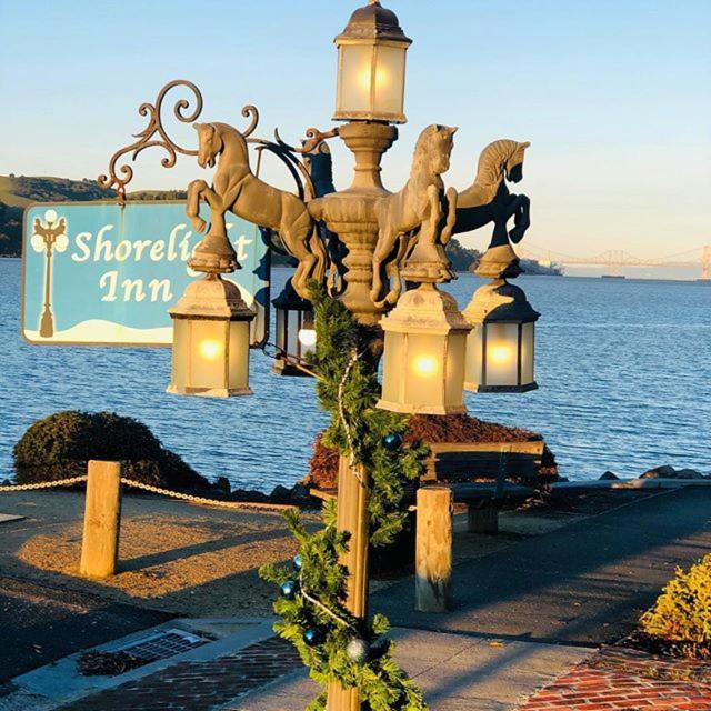 Shorelight Inn ベニシア エクステリア 写真